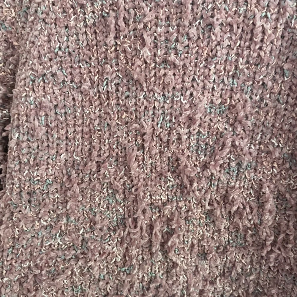 Distressed Dip Pink Sweater - Picture 5 of 8